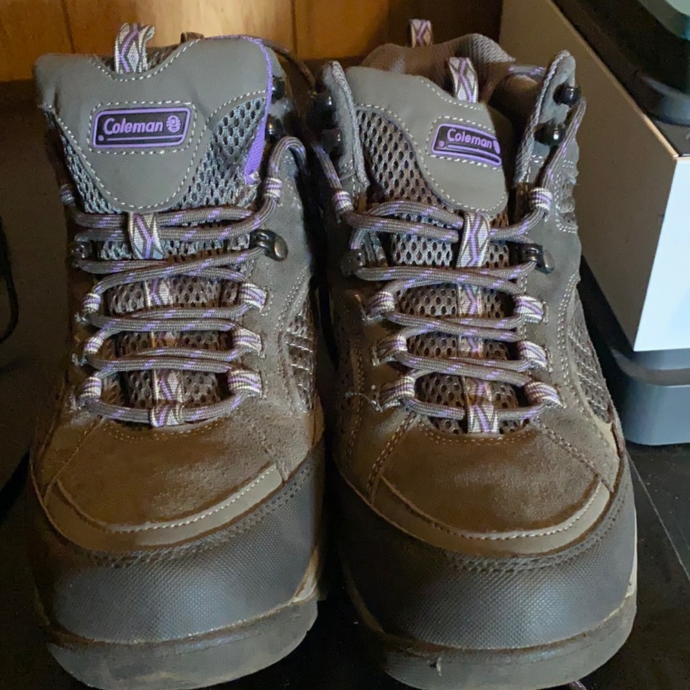 Coleman hiking boots!!! Used 3 times Grey/ purple!
